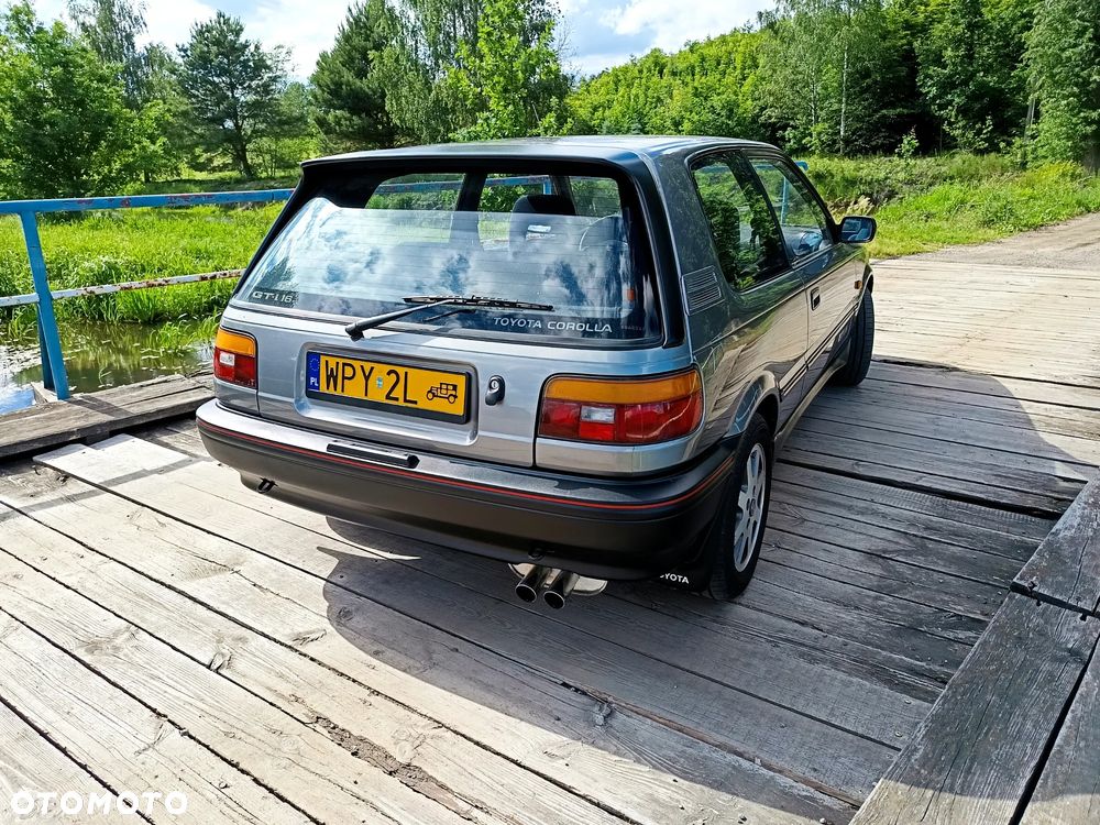 Toyota Corolla - 4