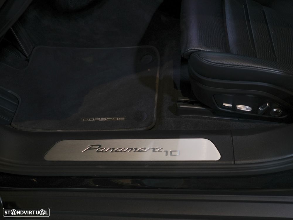 Porsche Panamera Sport Turismo 4 E-Hybrid 10 Years Edition - 6