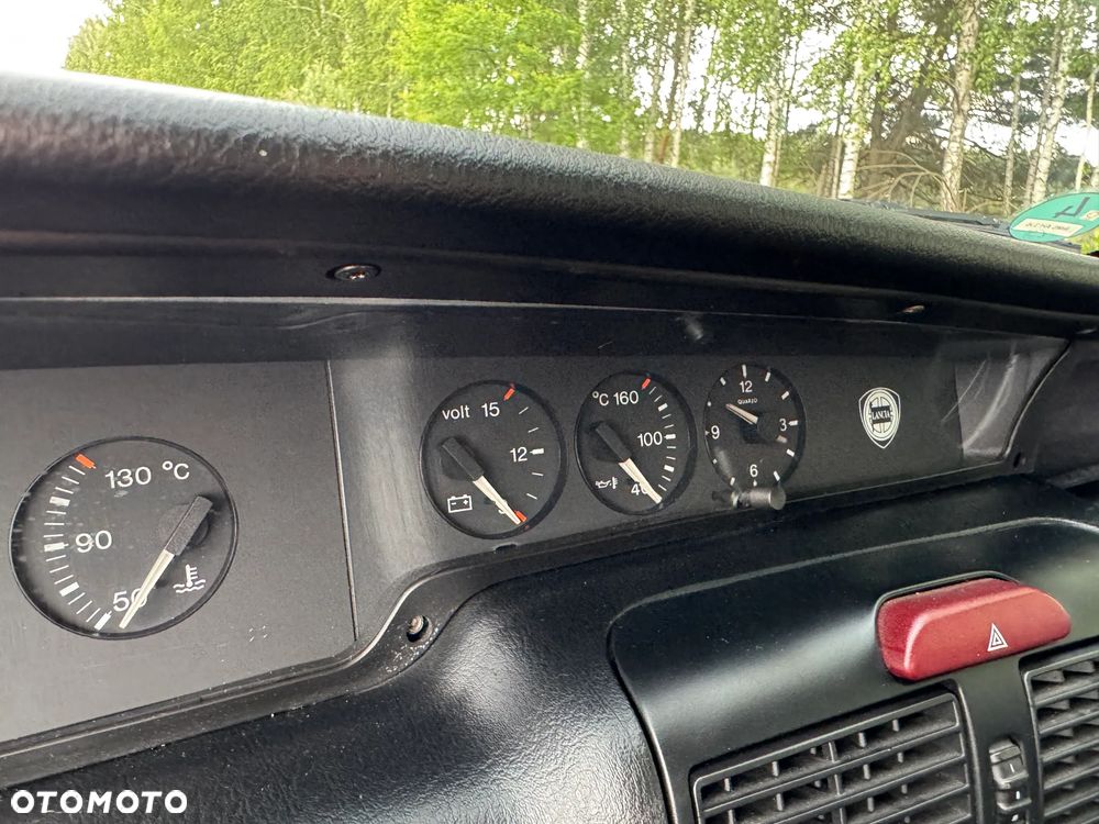 Lancia Delta 2000 - 33
