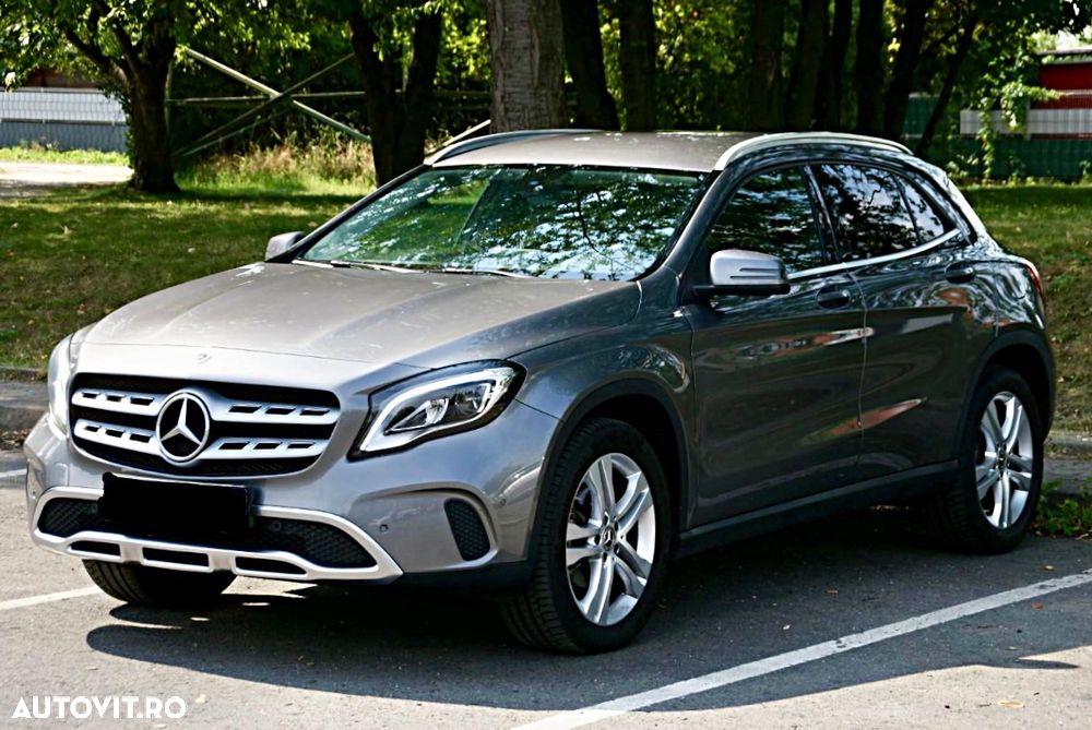 Mercedes-Benz GLA 220 d 4Matic 7G-DCT - 2