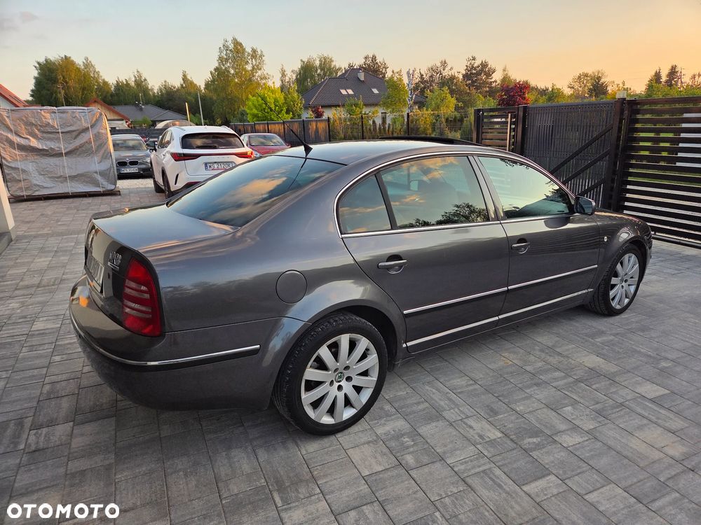 Skoda Superb 2.0 TDI DPF Exclusive - 6