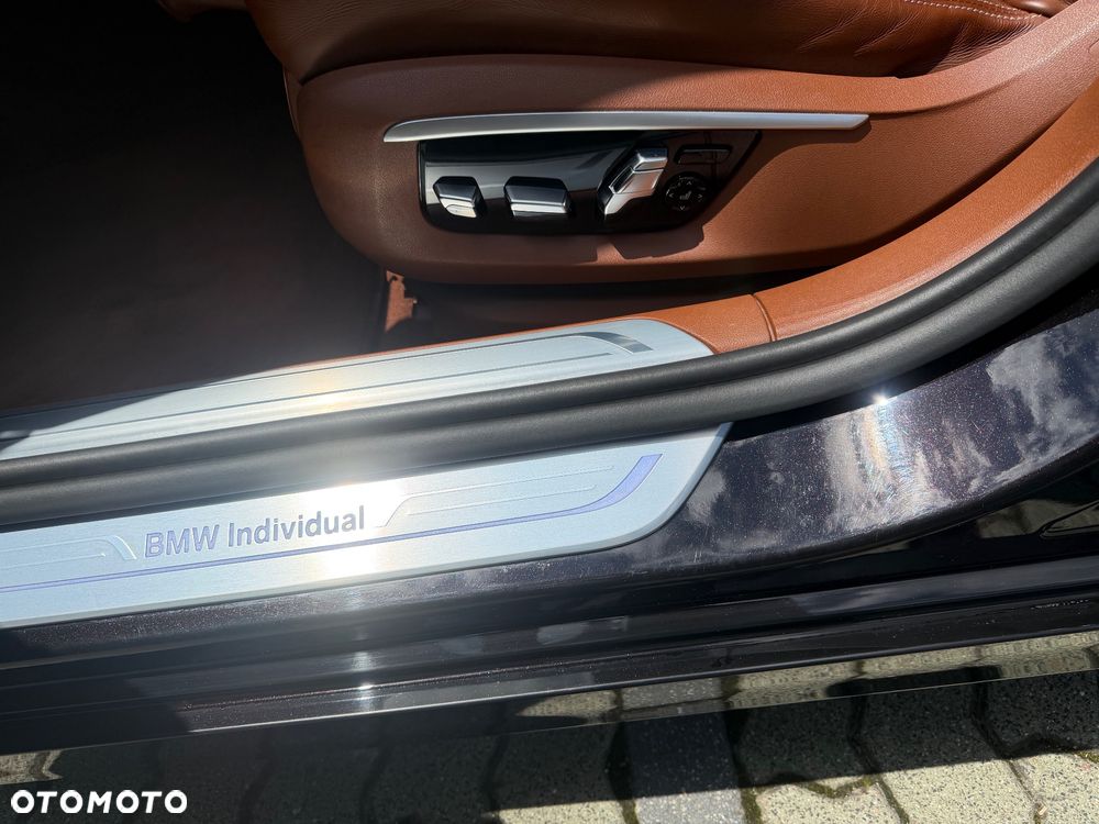 BMW Seria 7 750Li xDrive - 21
