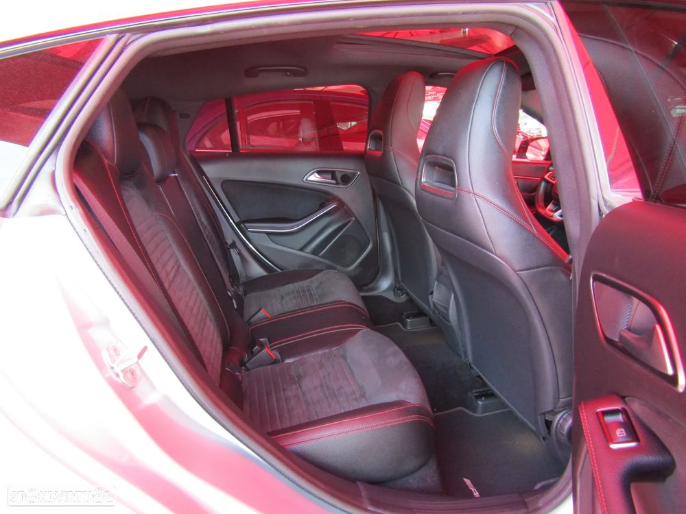 Mercedes-Benz CLA 200 Shooting Brake (CDI) d AMG Line - 12