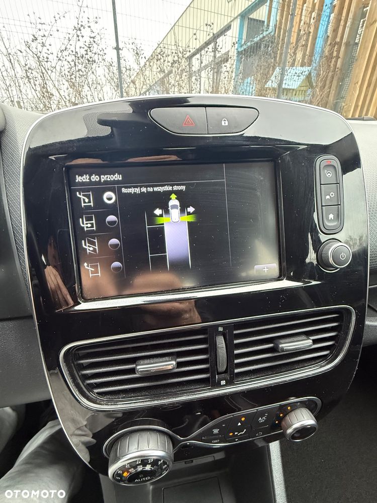 Renault Clio 0.9 TCe Business - 26