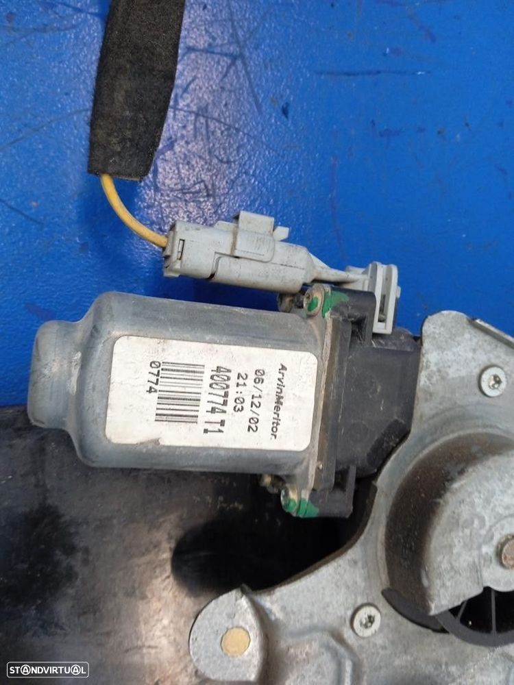 ELEVADOR DE VIDRO TRASEIRO DIREITO CITROEN XSARA 2003 -400774T1 - 1