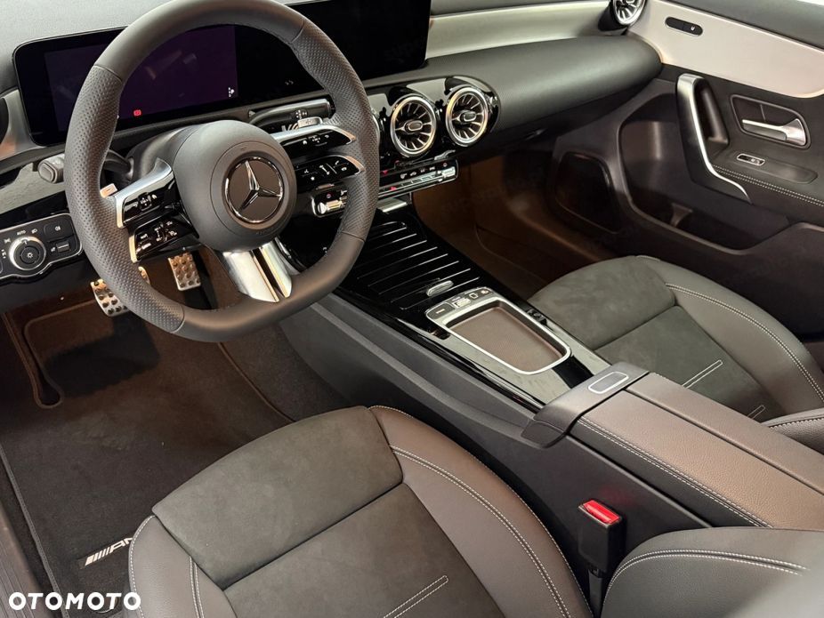 Mercedes-Benz Klasa A 220 4-Matic AMG Line 8G-DCT - 8