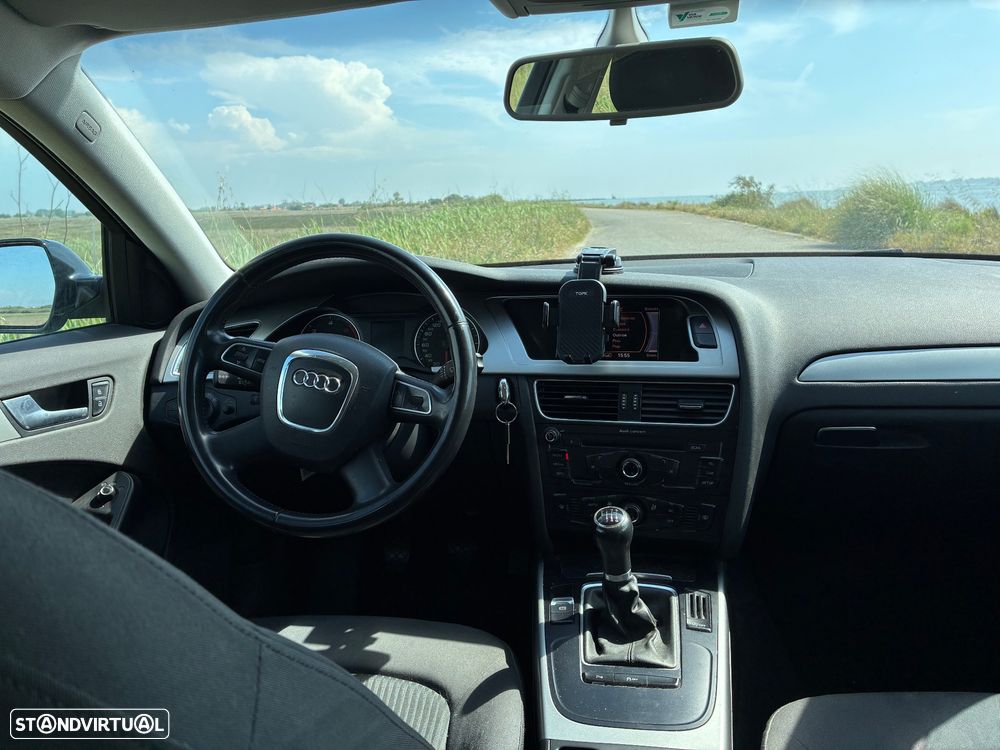 Audi A4 Avant 2.0 TDI Advance - 5