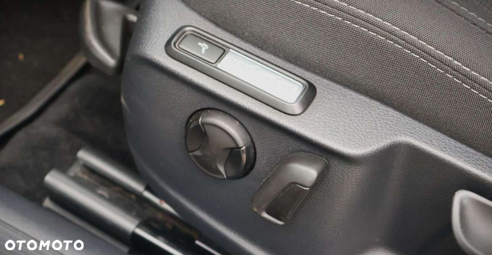Volkswagen Passat - 16