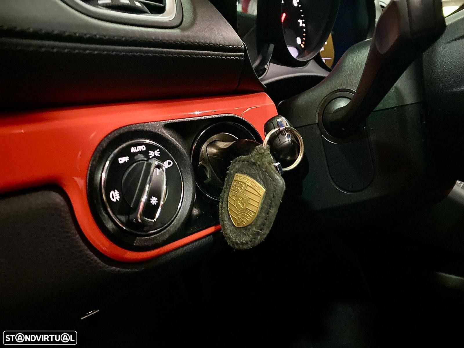 Porsche 718 Cayman 2.0 T - 19
