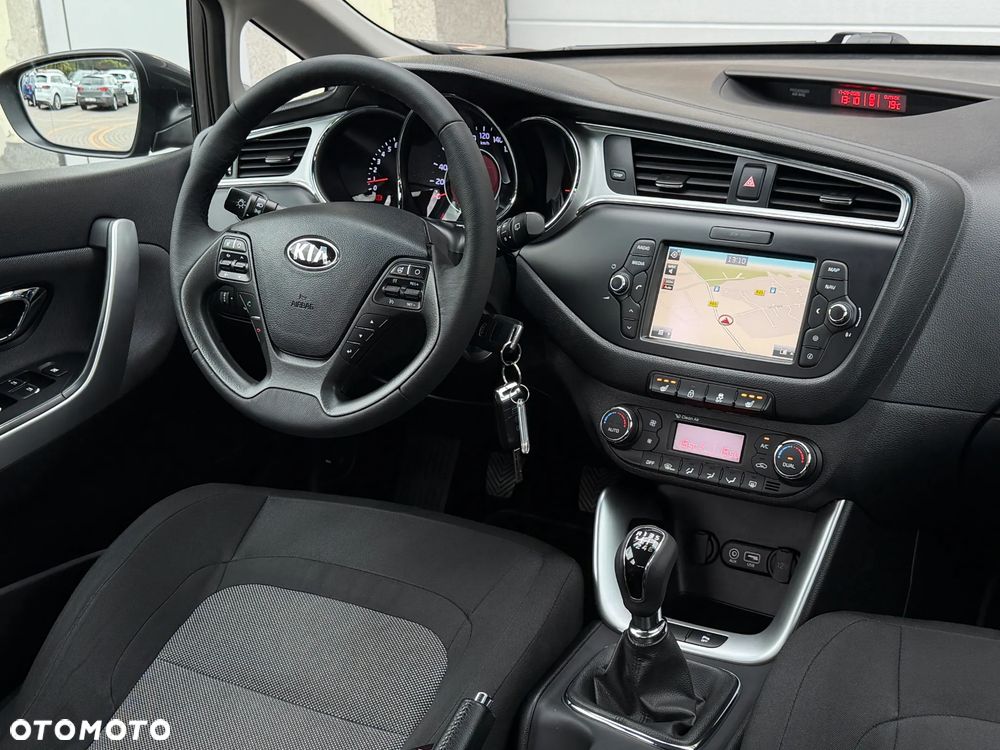 Kia Ceed 1.6 GDI Dream-Team Edition - 31