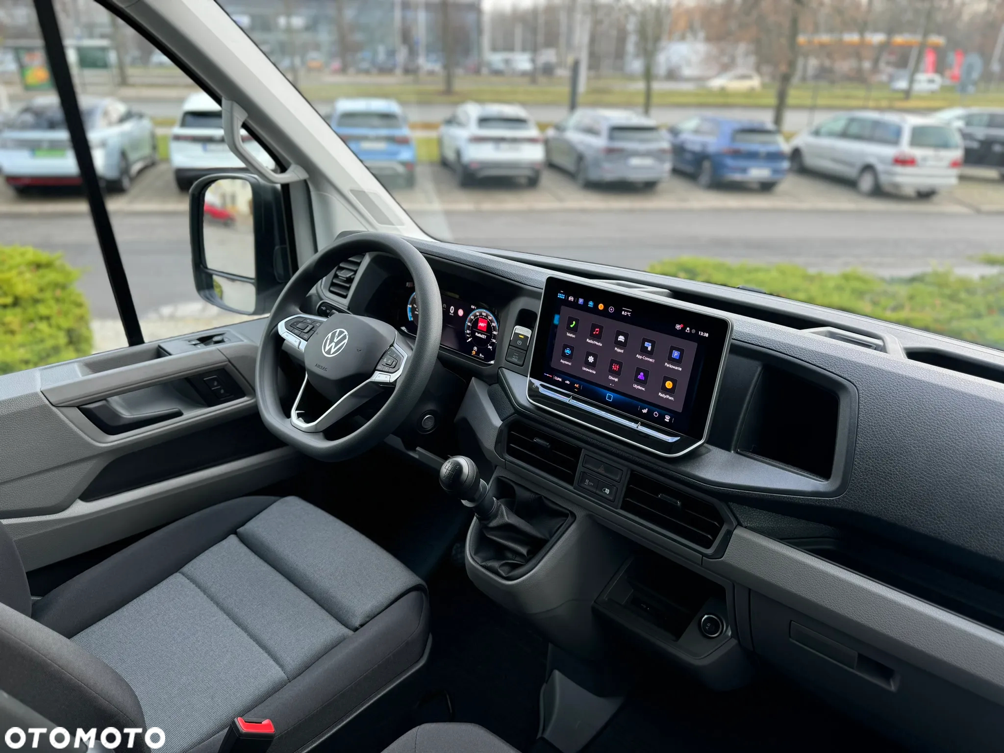 Volkswagen Crafter Brygadówka 7 osób - 38