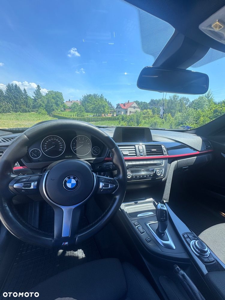 BMW Seria 3 320i xDrive - 11