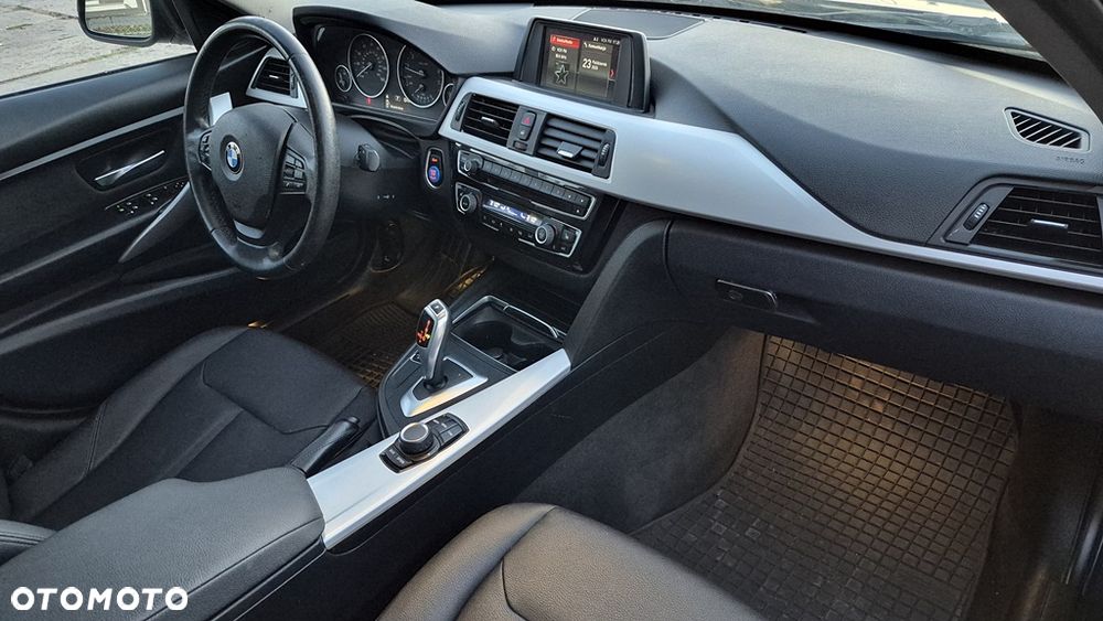 BMW Seria 3 320i Advantage - 8