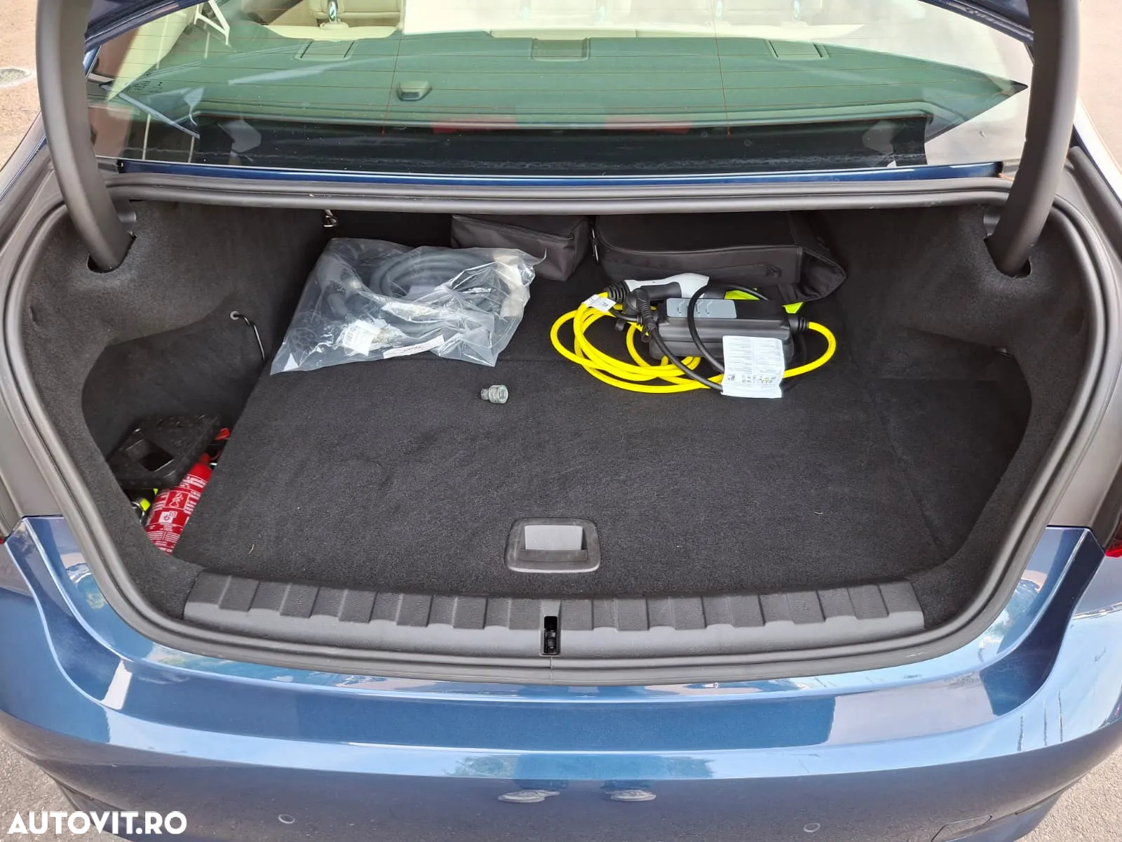 BMW Seria 3 330e Aut. Advantage - 25