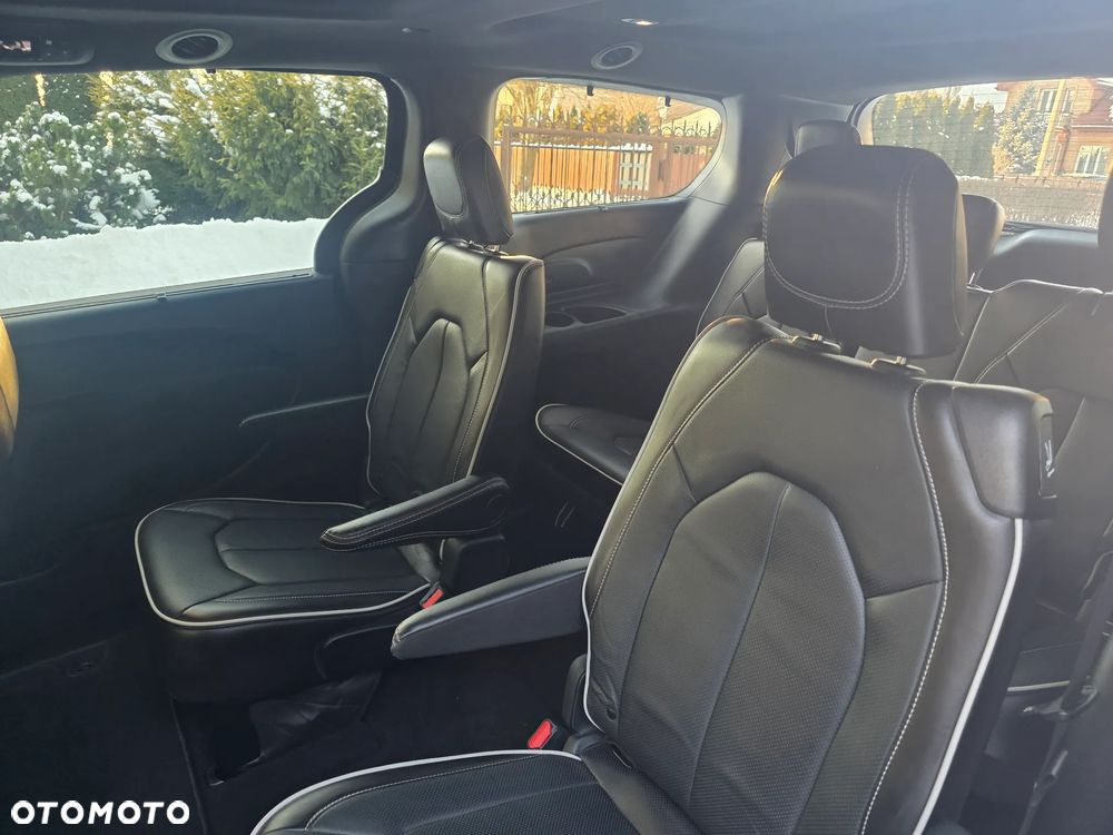 Chrysler Pacifica - 15