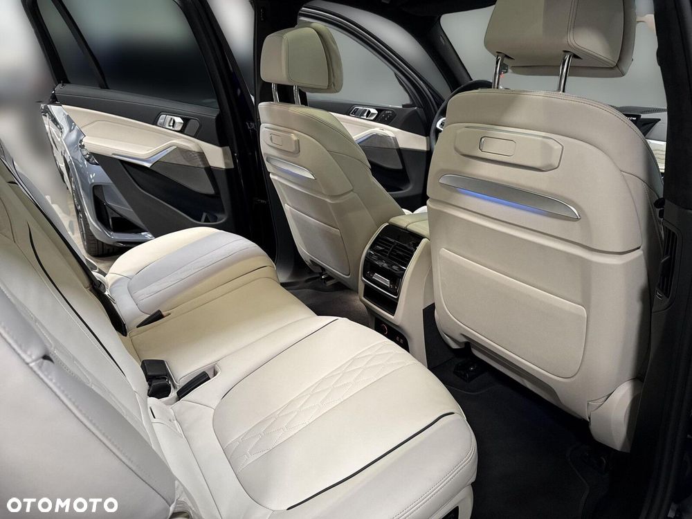 BMW X7 - 21