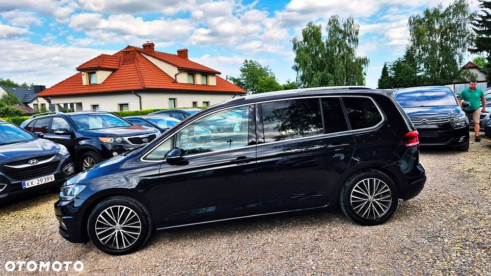 Volkswagen Touran - 18