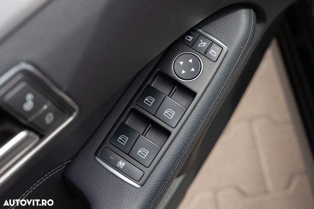 Mercedes-Benz E 200 7G-TRONIC - 16