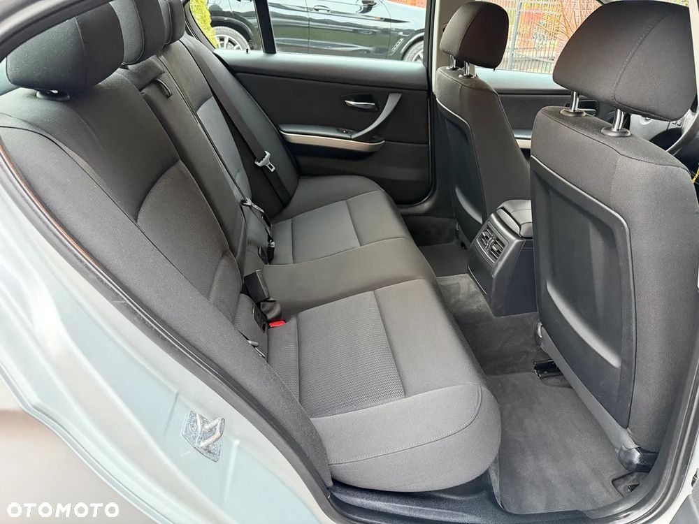 BMW Seria 3 318d DPF Edition Exclusive - 20