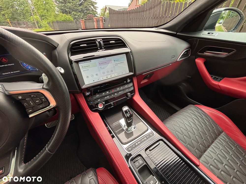 Jaguar F-Pace 5.0 V8 P550 AWD SVR - 9