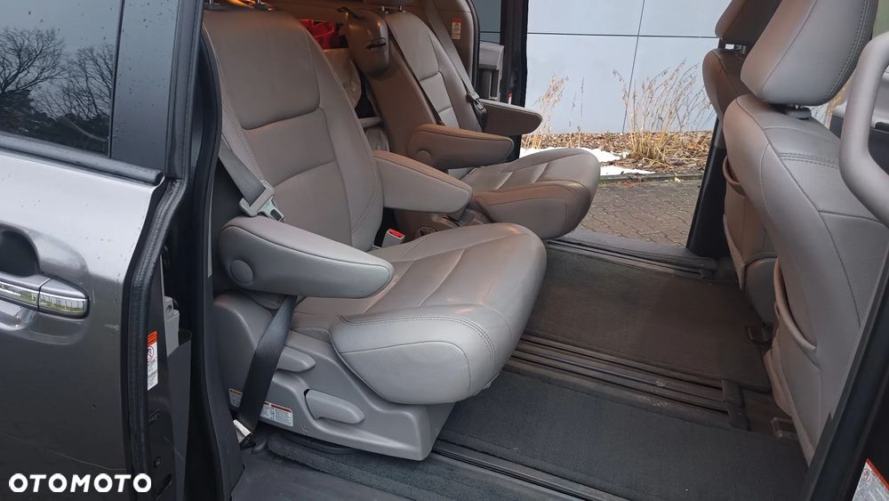 Toyota Sienna - 18
