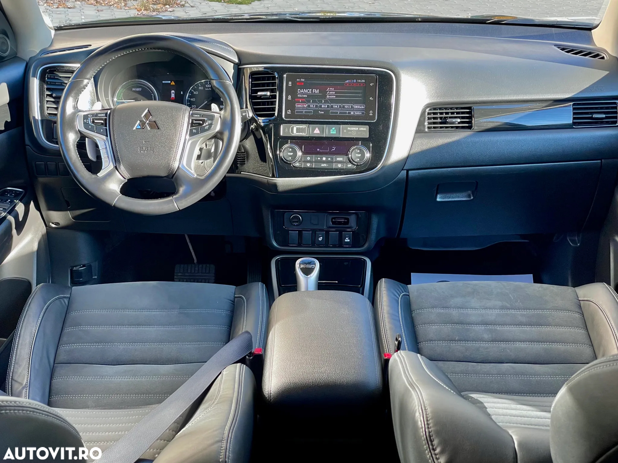 Mitsubishi Outlander - 23