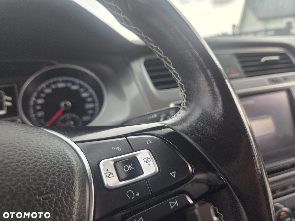 Volkswagen Golf 2.0 TDI BlueMotion Technology Lounge - 21
