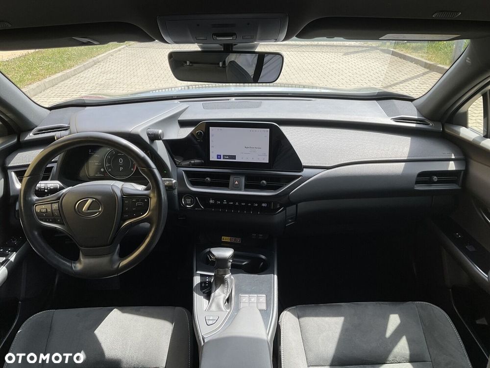 Lexus UX - 9