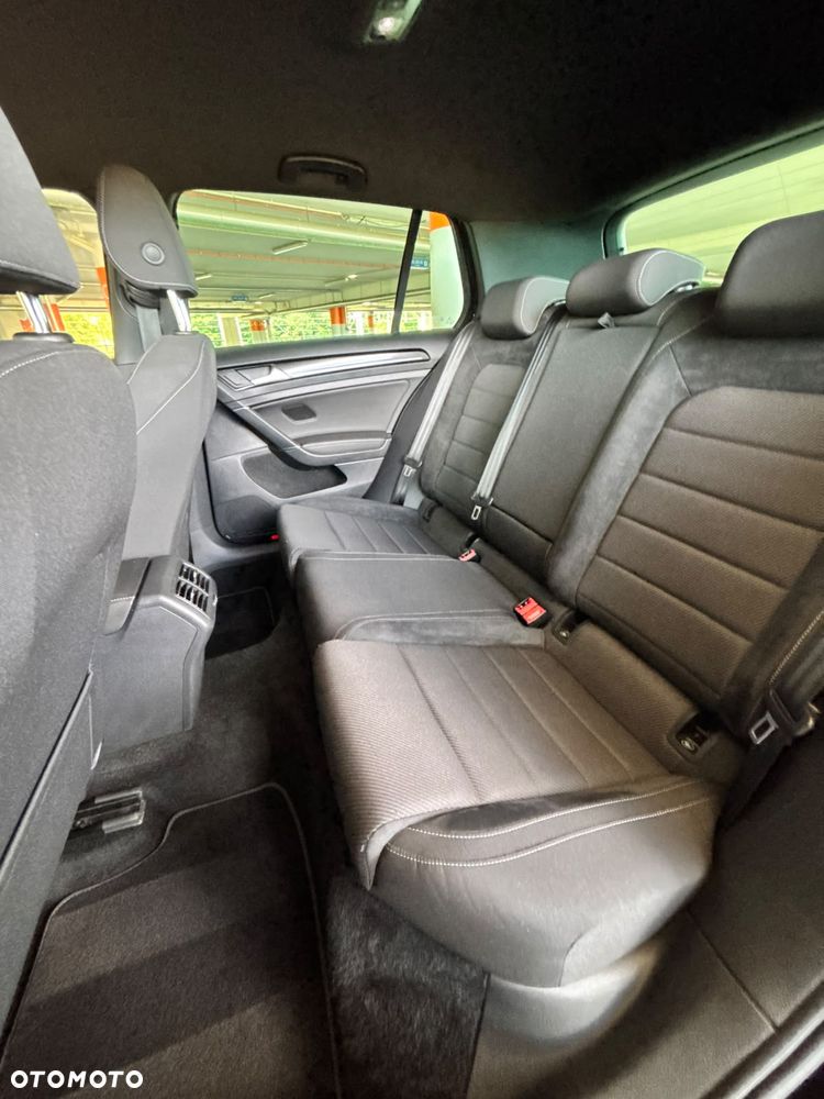 Volkswagen Golf - 27