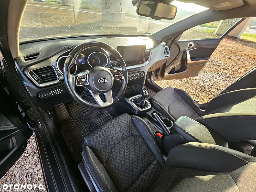 Kia Ceed - 14