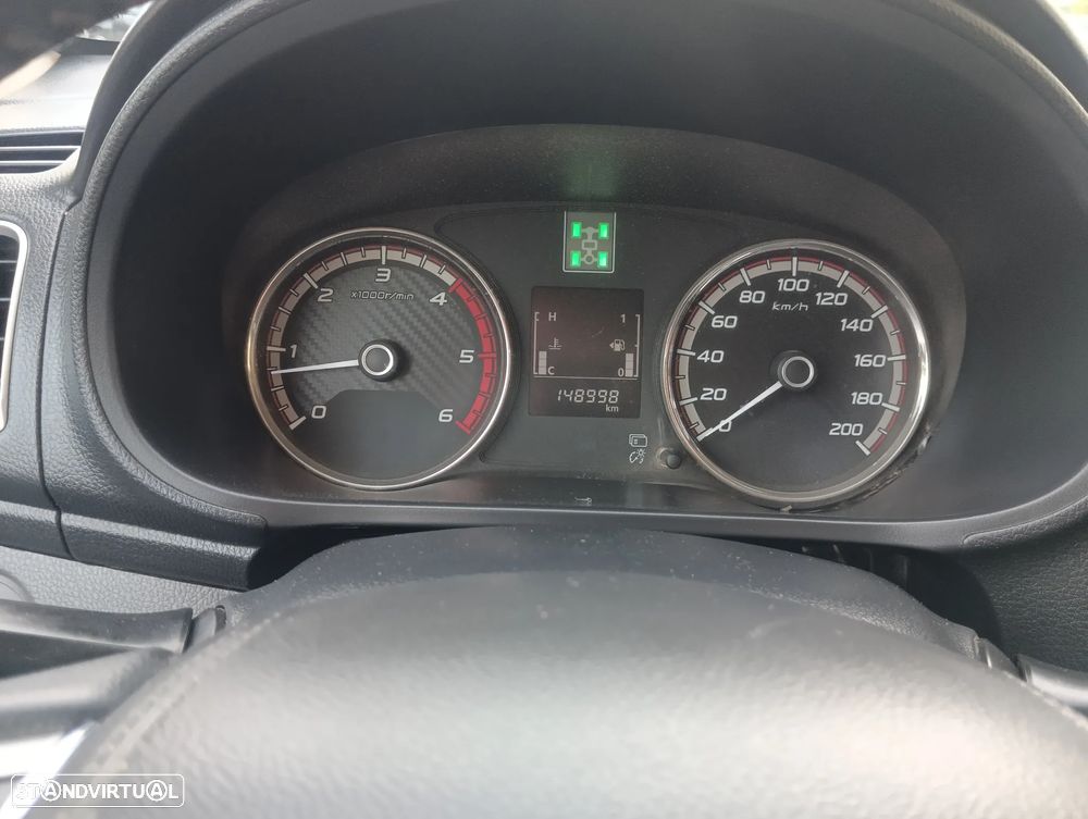 Mitsubishi L200 2.4 DI-D CD Instyle Strakar 4WD - 10