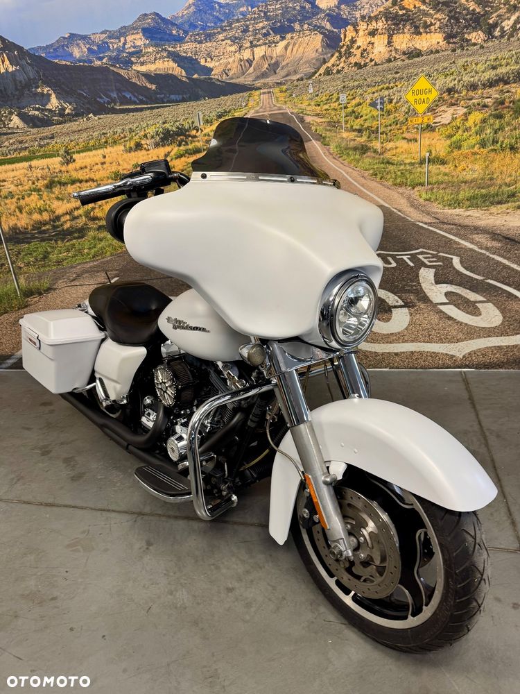 Harley-Davidson Touring Street Glide - 3