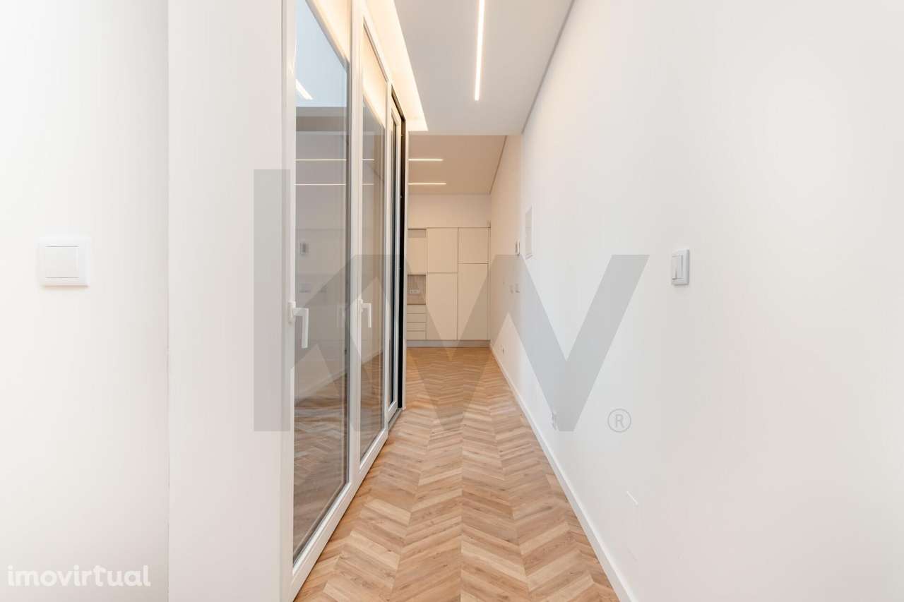 Este T3 Duplex na zona da Palhavã parece ser uma excelente oportunidad - Grande imagem: 2/26