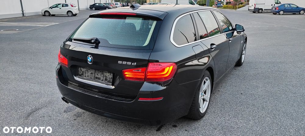 BMW Seria 5 525d Luxury Line - 11