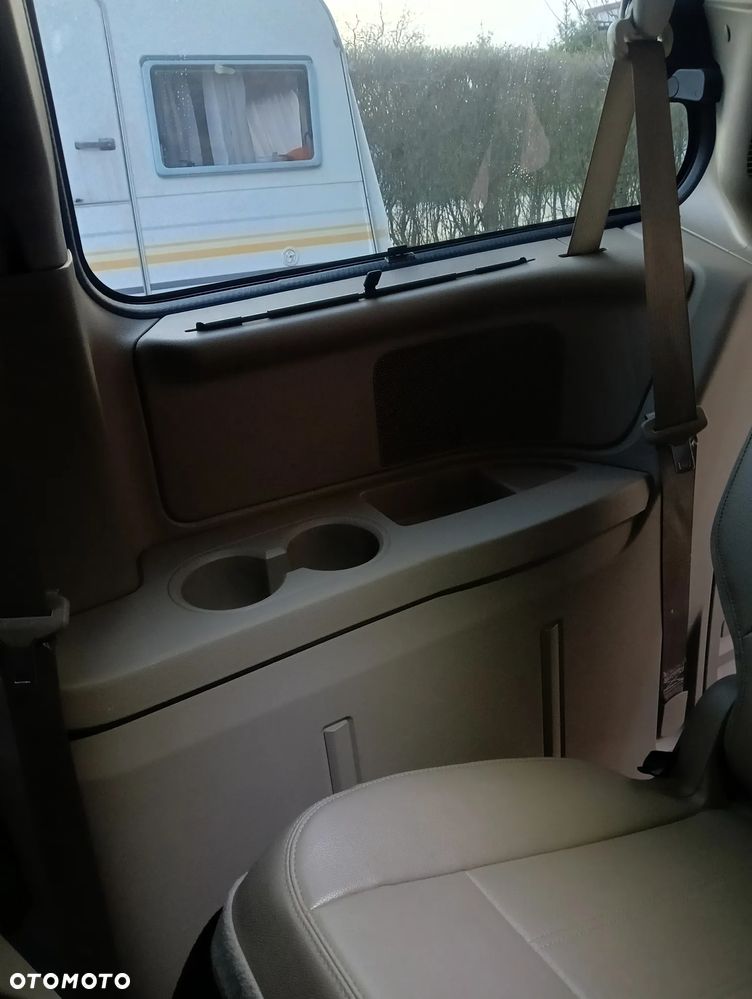 Chrysler Town & Country 3.6 Limited - 35