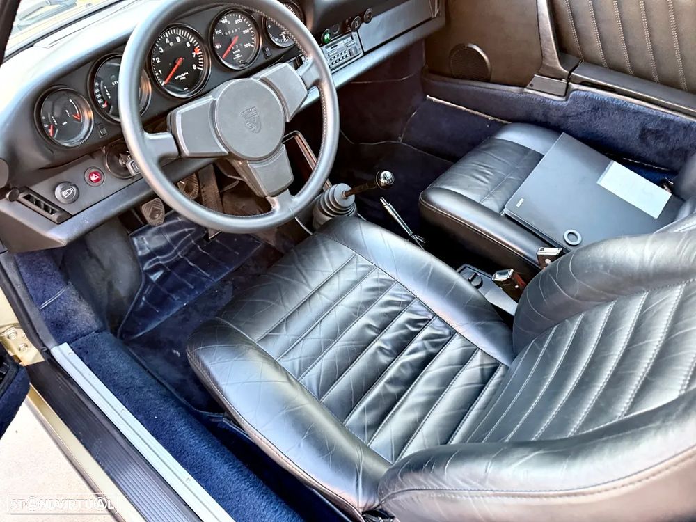 Porsche 911 Série G - 17