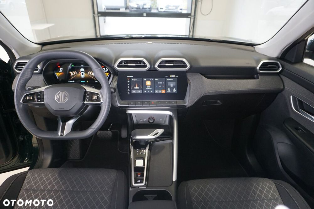 MG ZS Hybrid+ - 24