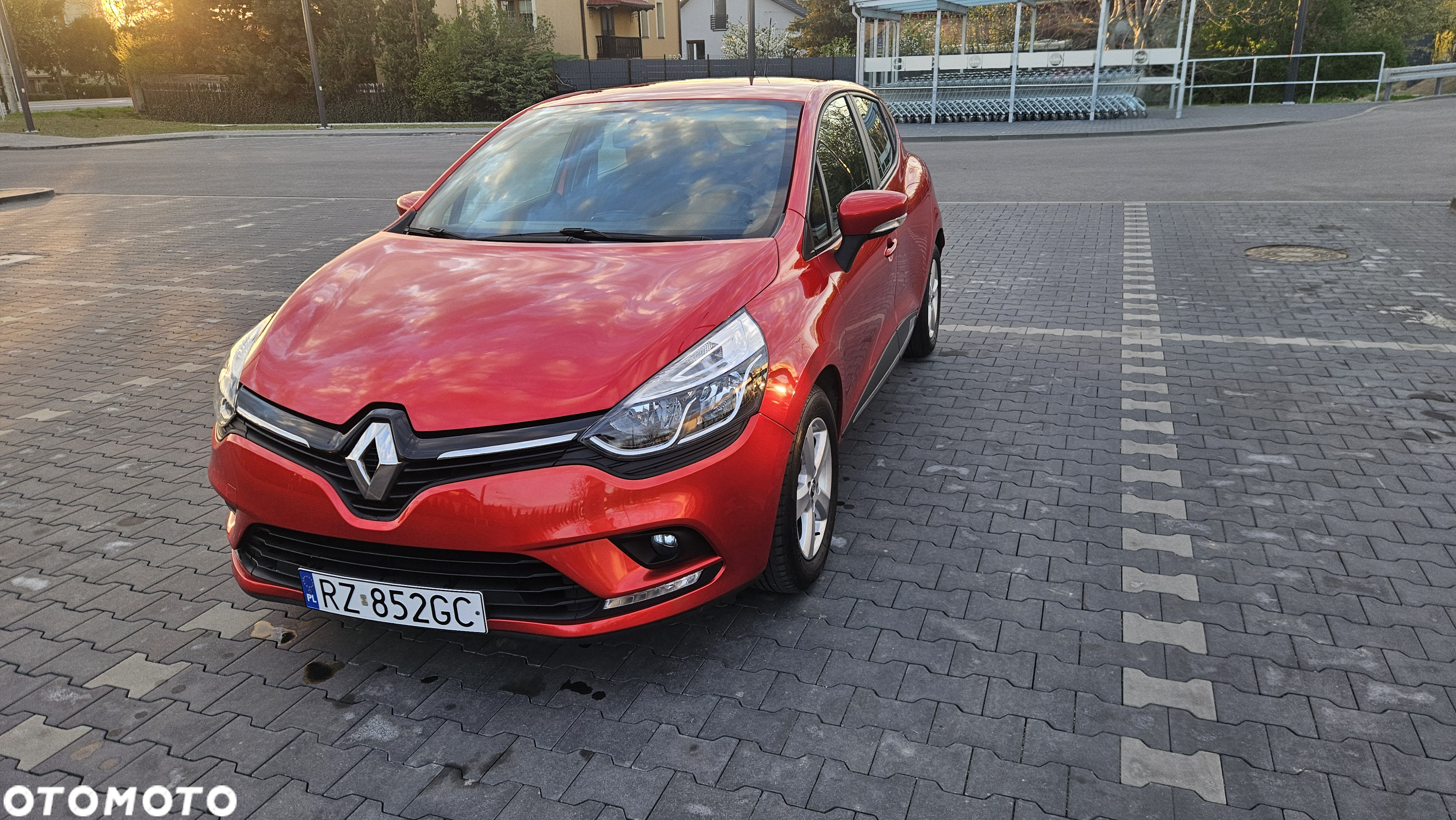 Renault Clio 1.2 16V 75 Life - 11