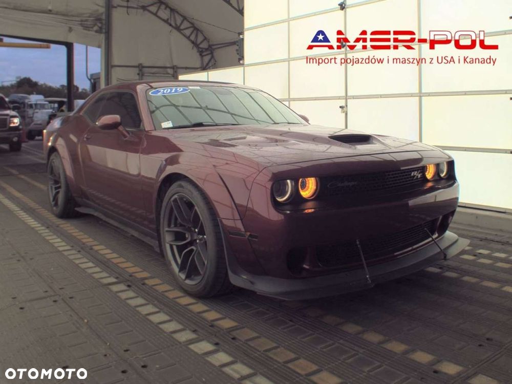 Dodge Challenger - 2