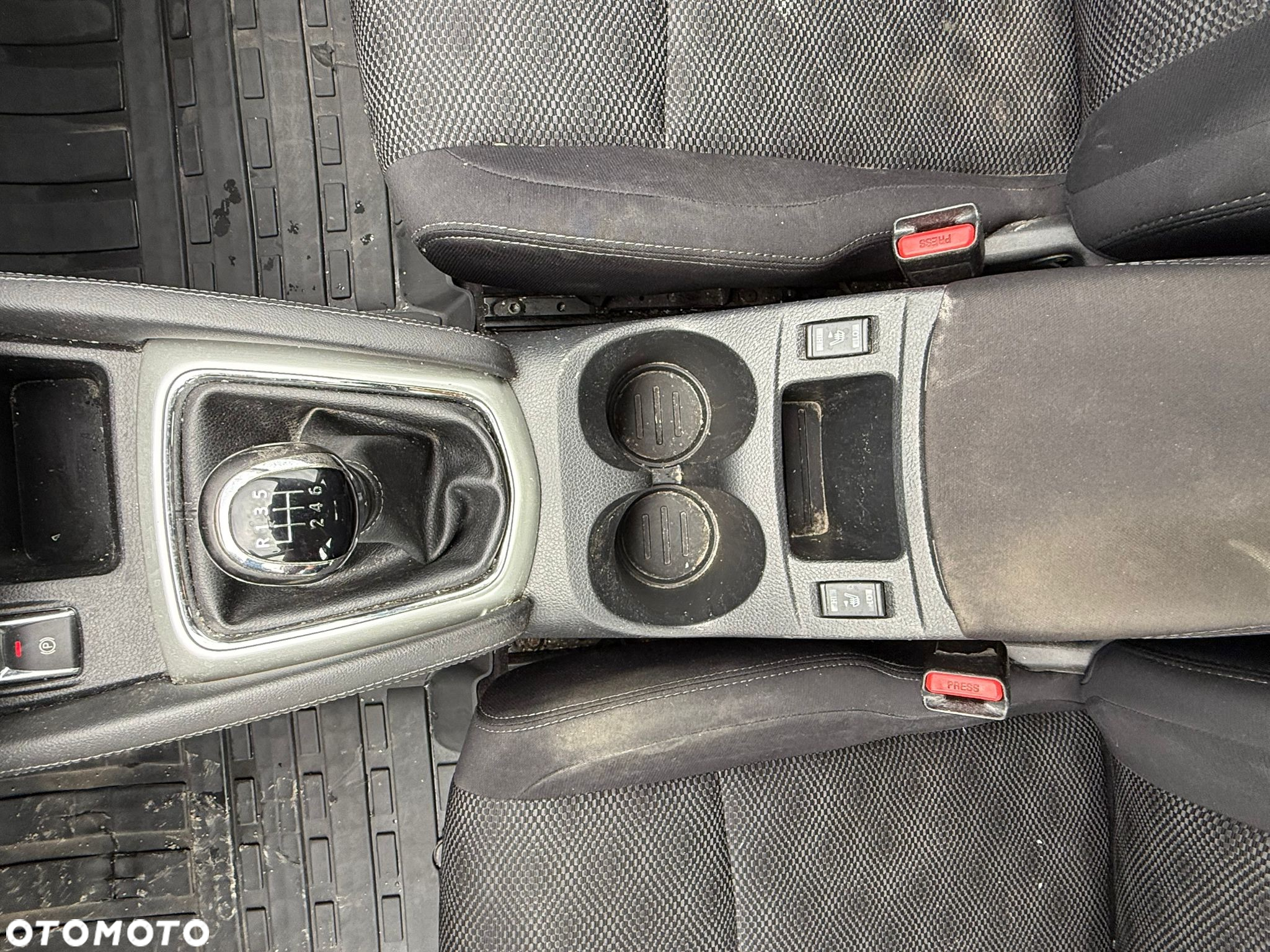 Nissan Qashqai 1.6 dCi TEKNA - 11