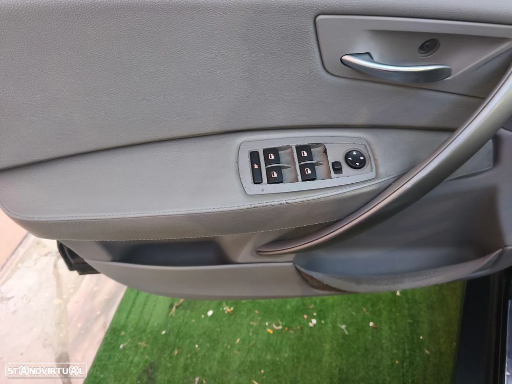 BMW X3 2.0 d SE - 29