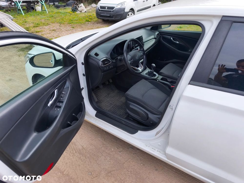 Hyundai i30 1.4 Comfort - 13