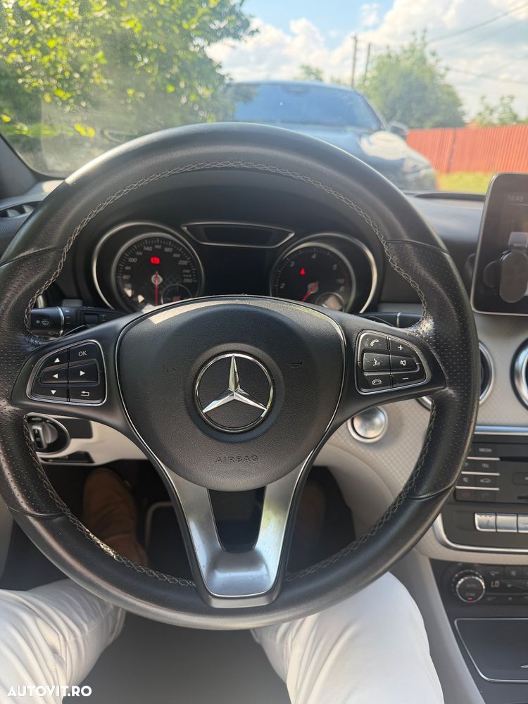 Mercedes-Benz A 200 d 4Matic Aut. - 9