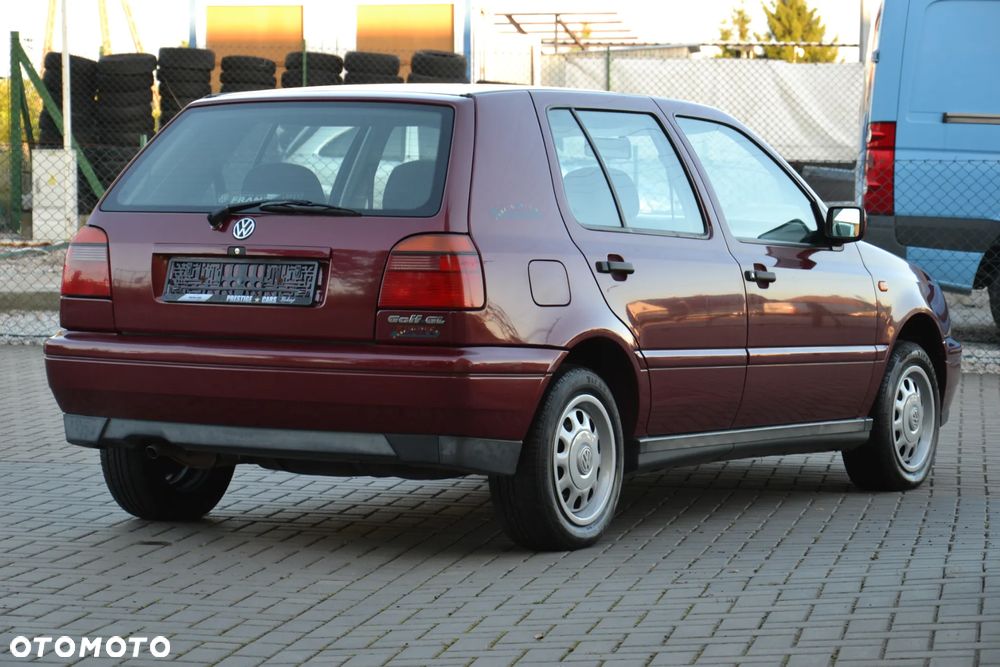 Volkswagen Golf 1.6 GL - 9