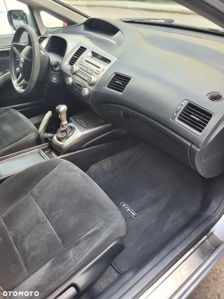 Honda Civic 1.8 Comfort - 13
