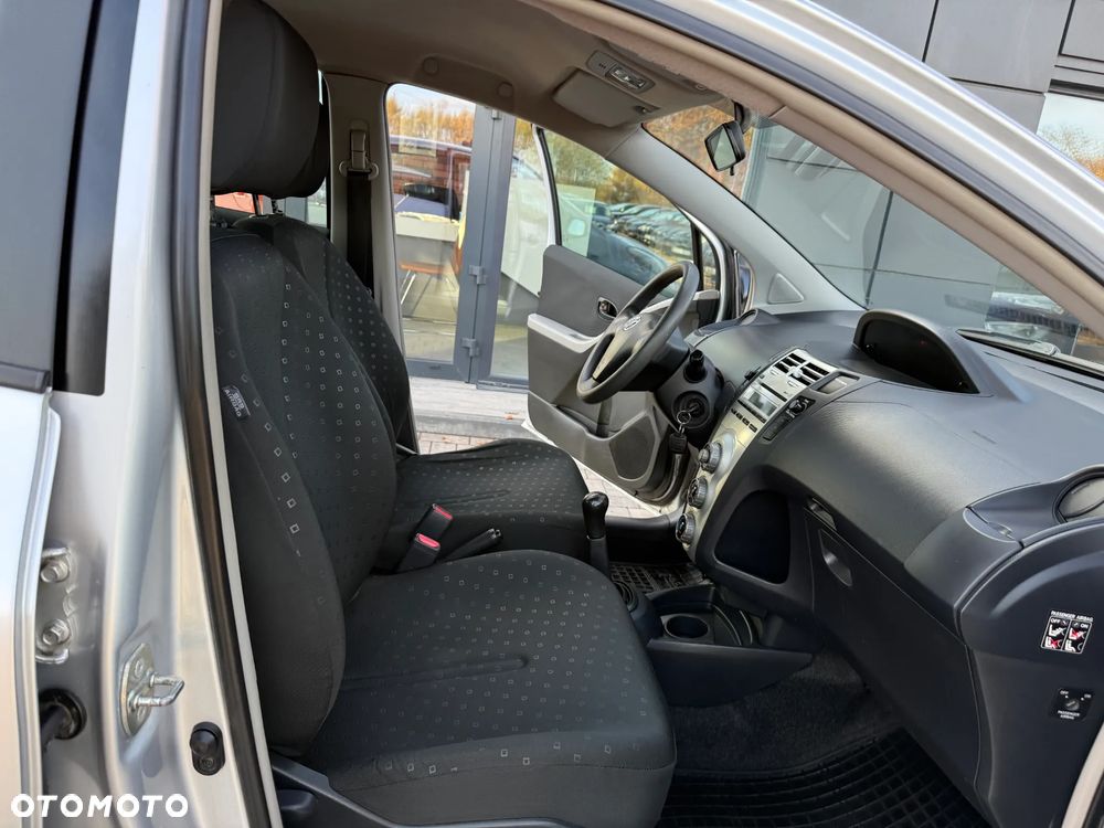 Toyota Yaris 1.3 Luna - 25