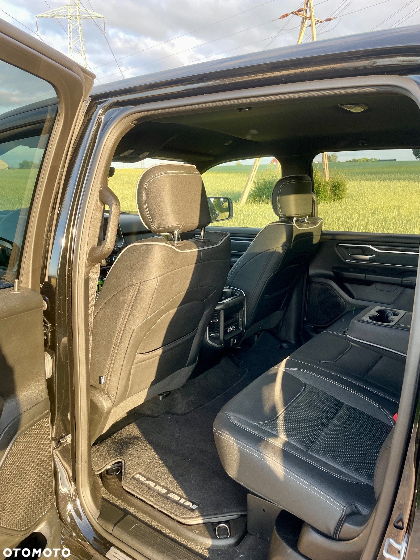 RAM 1500 Crew Cab Shortbed Bighorn - 8