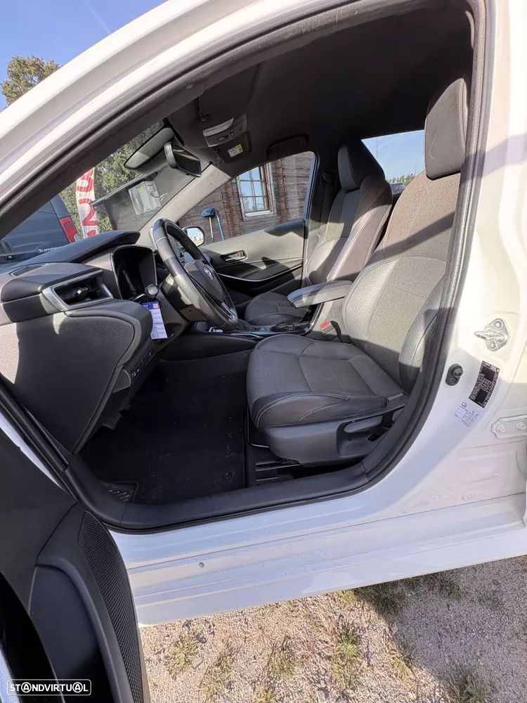 Toyota Corolla Touring Sports 1.8 Hybrid Comfort+P.Sport - 9