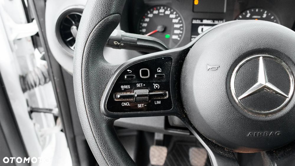 Mercedes-Benz Sprinter - 18