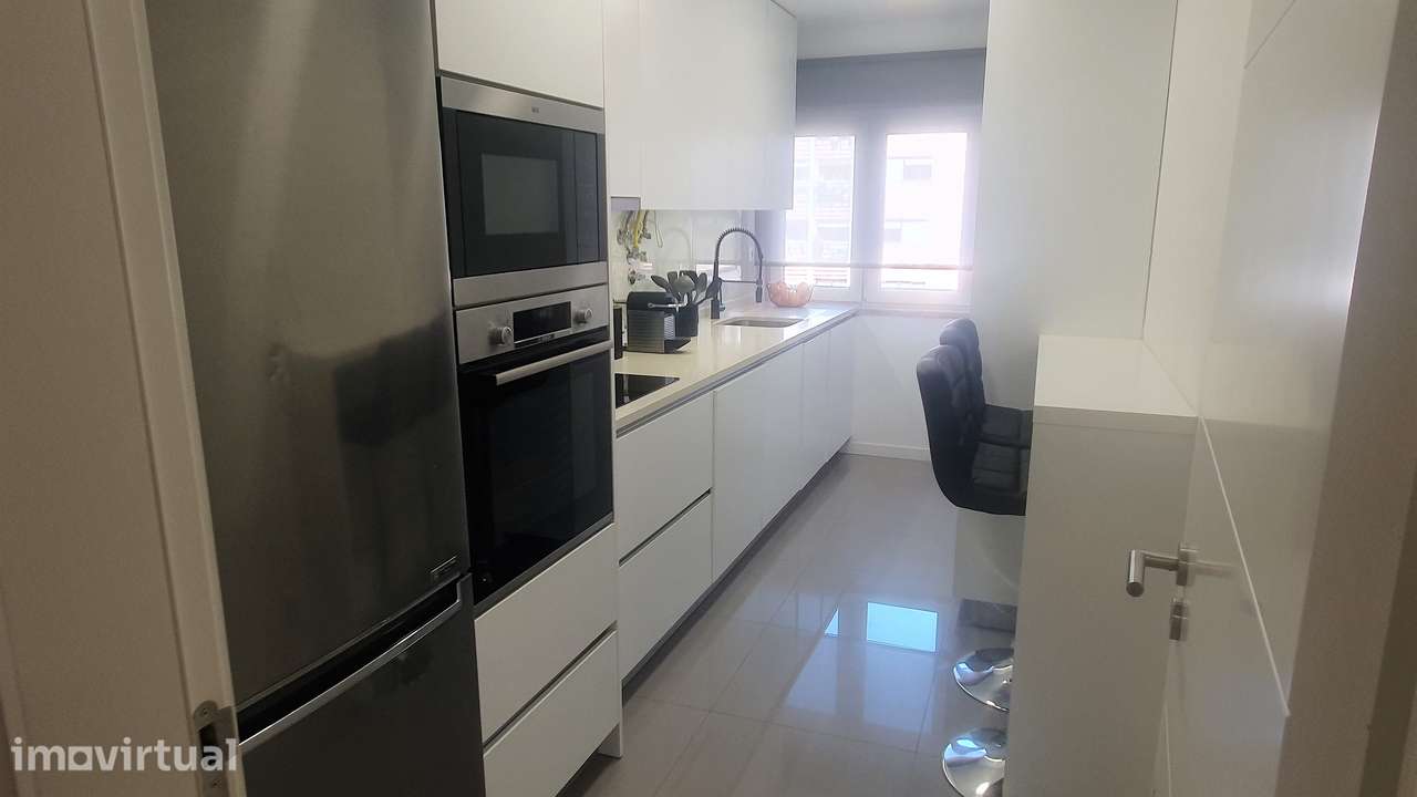 Exclusivo T2 Renovado | Suite com Closet e Garagem | São Marcos - Grande imagem: 4/22